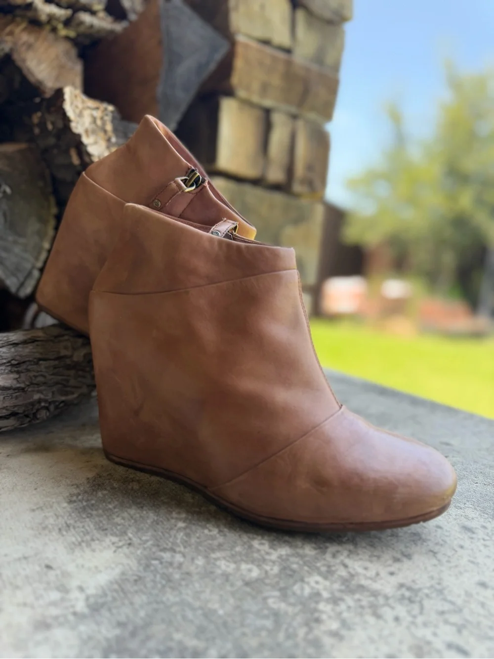 UGG Tan Leather Carmine Wedge Ankle Boots Sz-8.5. N.